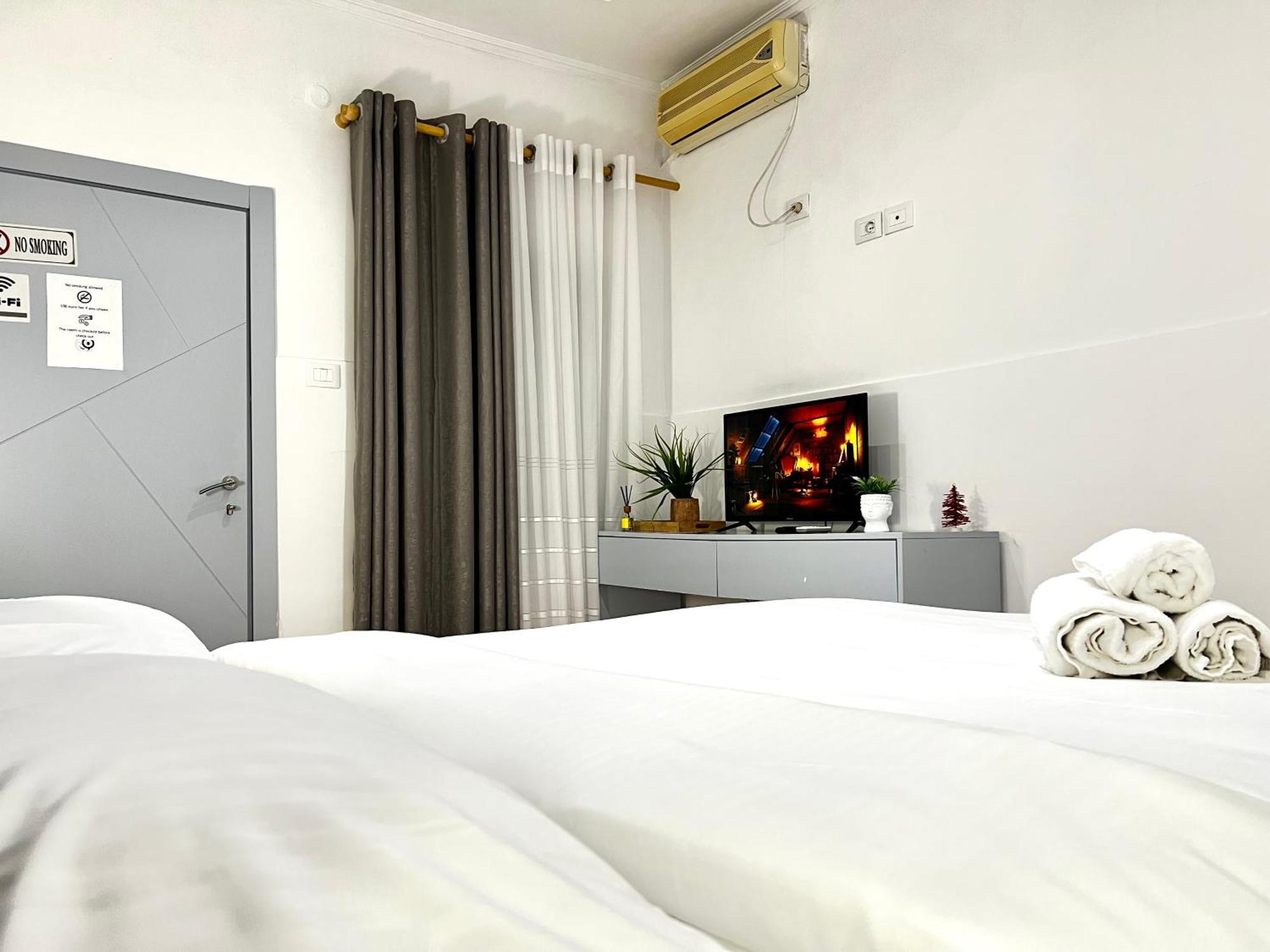 Tirana Square Hotel Екстер'єр фото