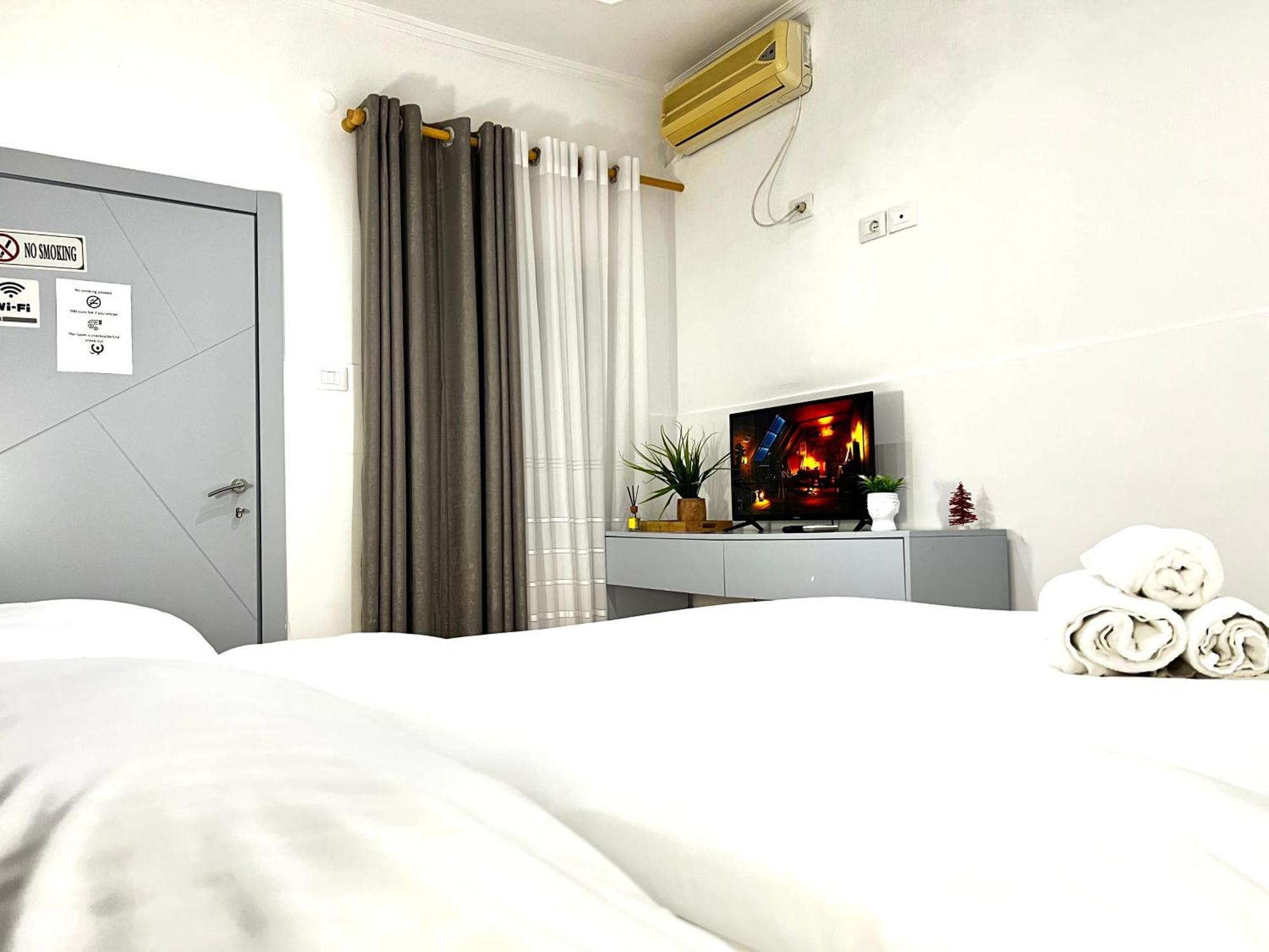 Tirana Square Hotel Екстер'єр фото