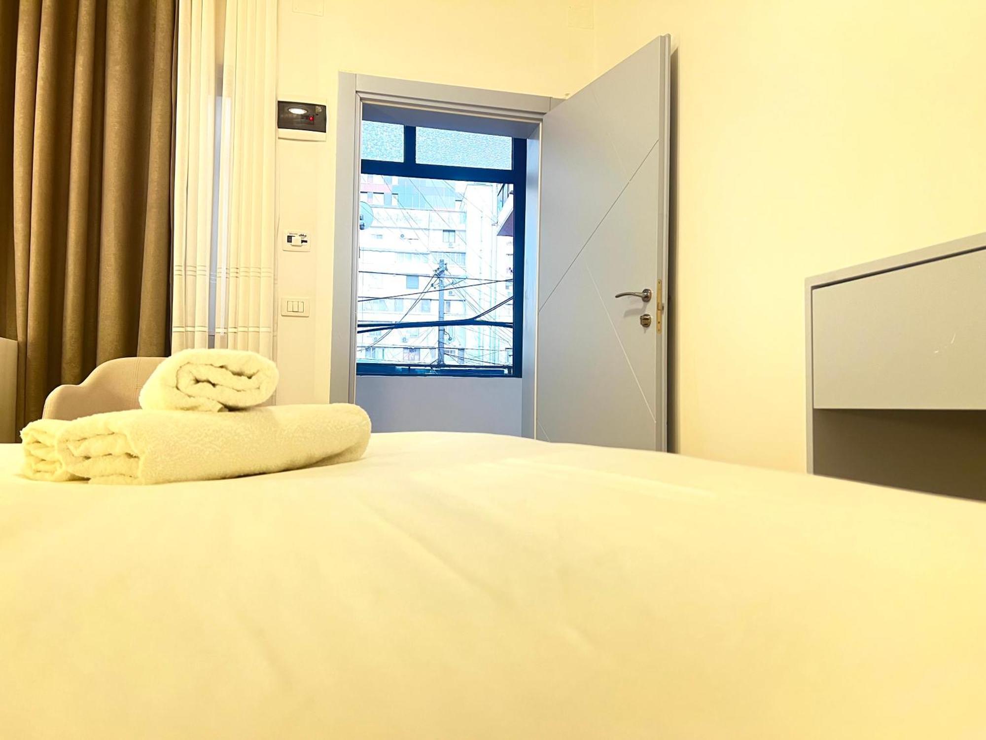 Tirana Square Hotel Екстер'єр фото